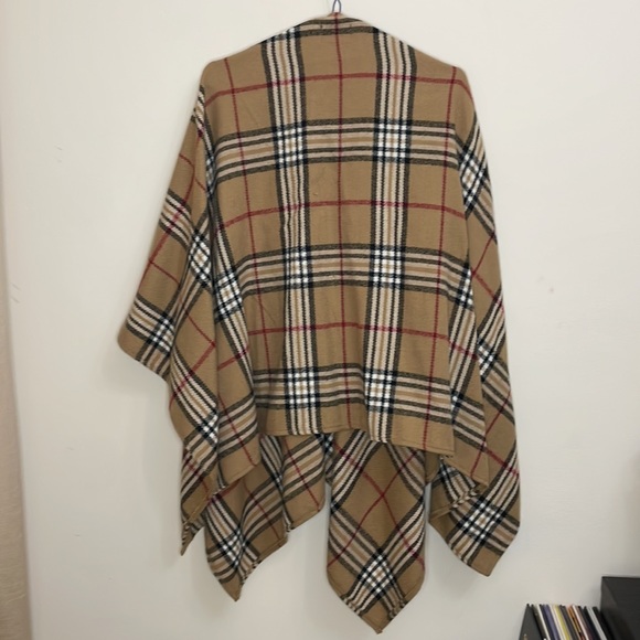 Designer Inspired wrap - Picture 3 of 3